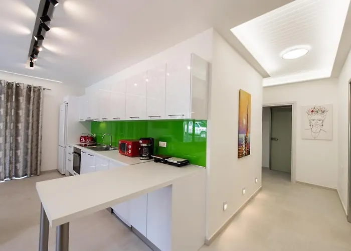 Aelia * Ágios Pétros